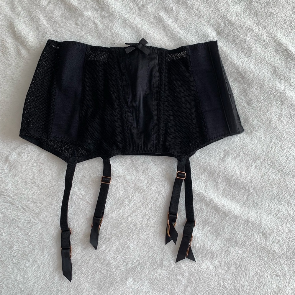 NWOT Fleur du Mal Silk and Mesh Garter Belt